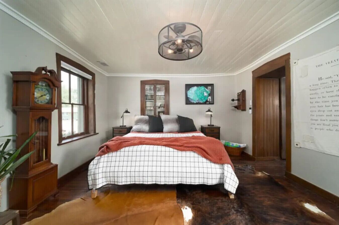 2 bedrooms, desk, free WiFi, bed sheets