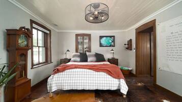 2 bedrooms, desk, free WiFi, bed sheets