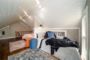 2 bedrooms, desk, free WiFi, bed sheets