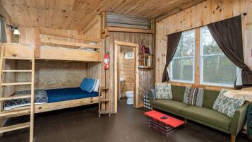 2 bedrooms, desk, iron/ironing board, travel cot
