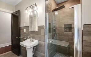 House | Bathroom - The Grand Gathering (Detroit)