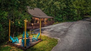 Terrace/patio - Peaceful Hideaway > 6 Mins to Dollywood & Parkway, ~Games, Hot-tub, Firepit! (Sevierville)
