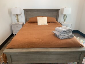 2 bedrooms, WiFi, bed sheets