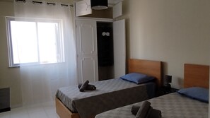 3 quartos, ferros/tábuas de passar roupa, Wi-Fi de cortesia