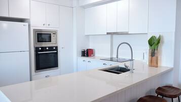 Fridge, microwave, oven, stovetop