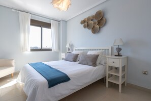 3 bedrooms, iron/ironing board, free WiFi, bed sheets