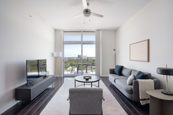 Fernseher, Stereoanlage