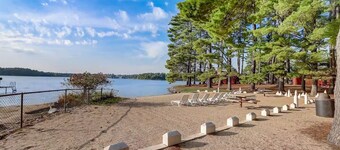 Lake-view 2-bedroom Cabin Home on Lake Delton Wisconsin Dells