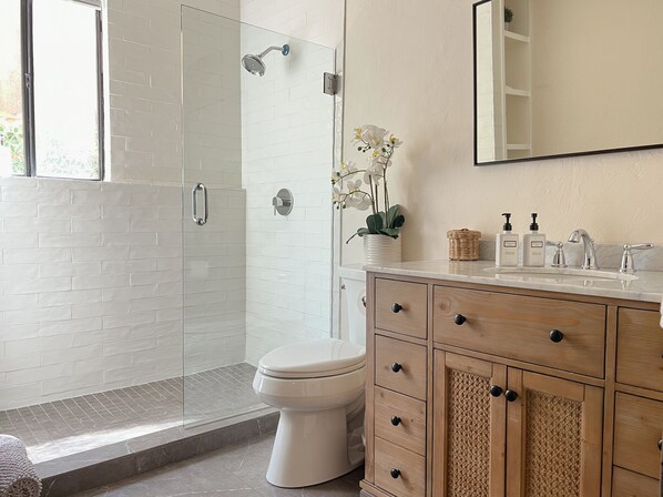 Towels, soap, shampoo, toilet paper
