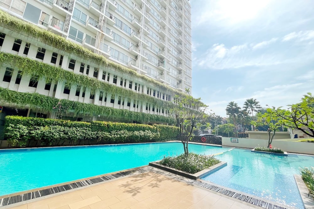 Altiz Apartments at Bintaro by OkeStay