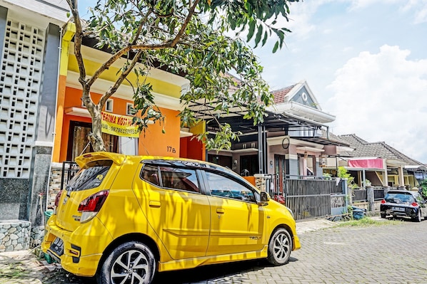 Front of property - OYO Life 91931 Permata Brantas Syariah Homestay (Jombang)