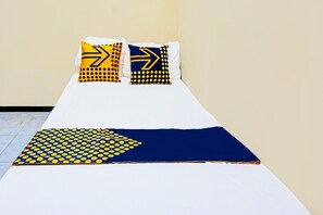 Double Room | Laptop workspace, free WiFi, bed sheets - OYO Life  92091 Citra Omah Syariah (Malang)