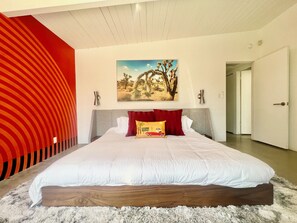 3 bedrooms, desk, iron/ironing board, travel crib - Jazzy Mid-Century Designer Home with Speakeasy (Palm Springs)