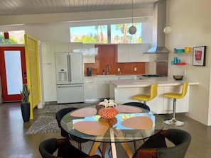 Coffee/tea maker, fridge, microwave, oven - Jazzy Mid-Century Designer with Speakeasy (Palm Springs)