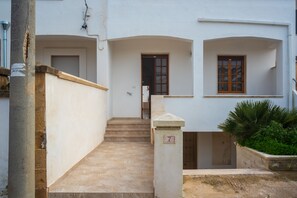 Exterior detail - Casa Arianna, apartment a few steps from the sea (Marina di Mancaversa)
