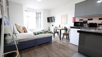 1 bedroom, desk, iron/ironing board, internet