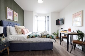 1 Schlafzimmer, Schreibtisch, Bügeleisen/Bügelbrett, Internetzugang