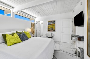 3 slaapkamers, een strijkplank/strijkijzer, gratis wifi, beddengoed