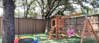 Kid-Friendly Backyard, Pool & Game Room – Ideal for Families & Lg Grp - Slps 15