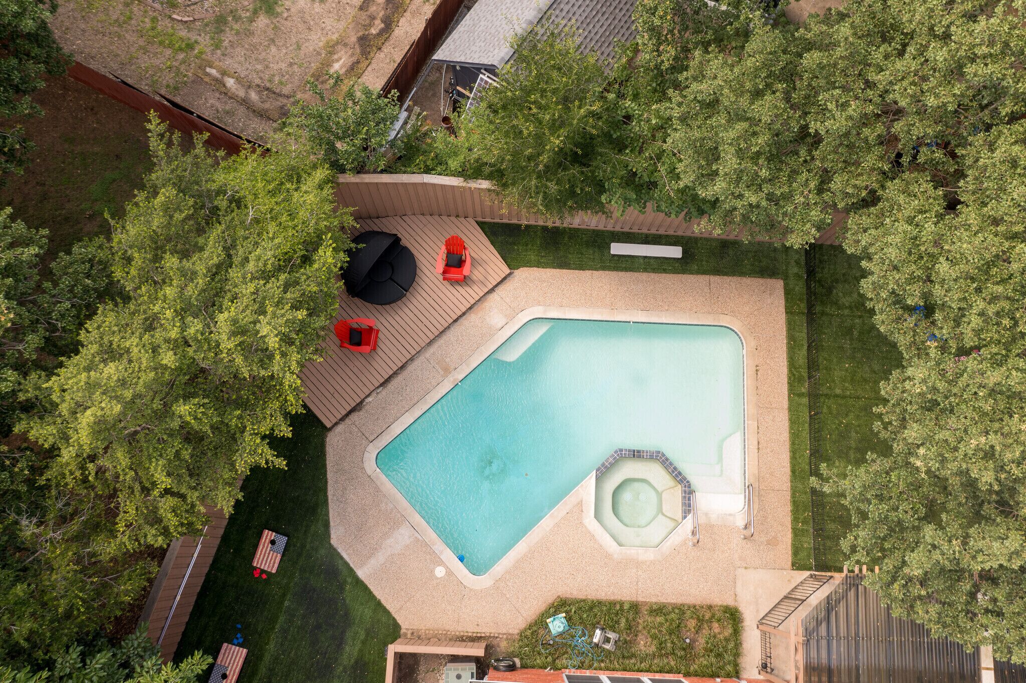 Remodeled Luxury Delight/Pool/Airport/SLP15/Pool Table/Backyard Heaven