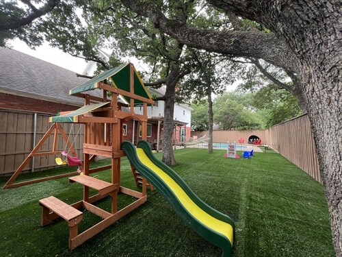 Kid-Friendly Backyard, Pool & Game Room – Ideal for Families & Lg Grp - Slps 15