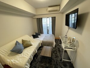 1 soverom, safe på rommet, skrivebord og strykejern/-brett