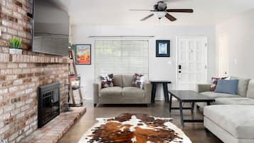 TV connectée, cheminée, médiathÚque