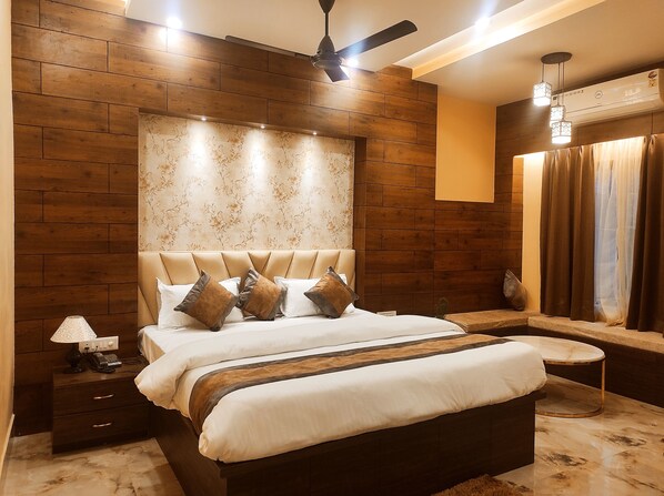 Phòng 2 giường đơn Tiêu chuẩn | Khu vực làm việc phù hợp cho laptop 