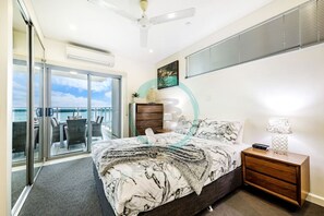 Condo Executive | 3 phòng ngủ, bàn, khu vực làm việc phù hợp cho laptop, phòng cách âm