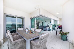 Condo Executive | Ban công