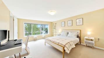 1 bedroom, desk, iron/ironing board, free WiFi