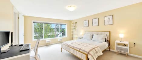 1 bedroom, desk, iron/ironing board, free WiFi