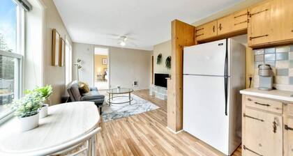 Cozy,Cute,SUPER short walk to UO