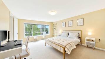 1 bedroom, desk, iron/ironing board, free WiFi