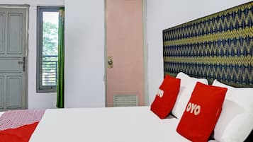 Standard Double Room | Laptop workspace, free WiFi, bed sheets