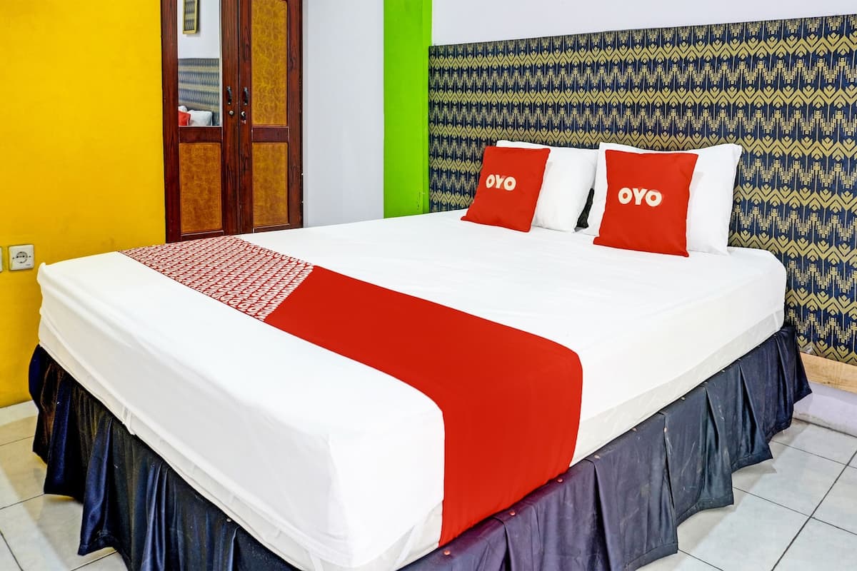 Standard Double Room | Laptop workspace, free WiFi, bed sheets