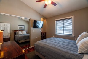 3 chambres, fer et planche à repasser, Wi-Fi gratuit