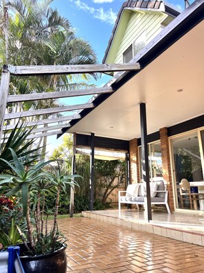 Terrace/patio - Wood Beachside Home Lennox Head (Lennox Head)