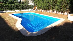 Unclassified image, 5 of 23, button