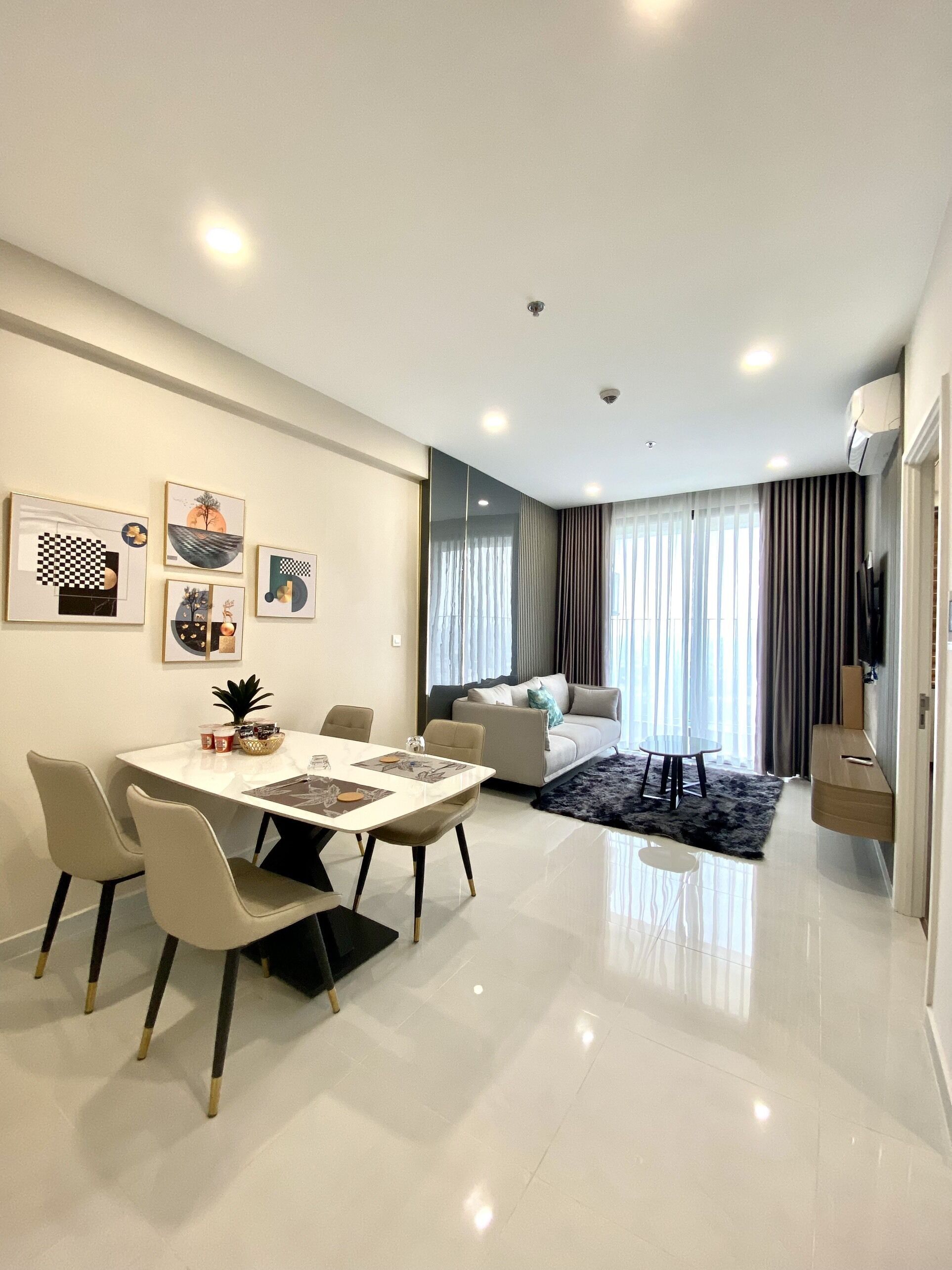 Luxury Apartment, 2 Bedrooms, 2 Bathrooms | Living area | Flat-screen TV