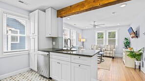 Interior - Charming Garden District Escape! Walk to Beach (Ocean City)