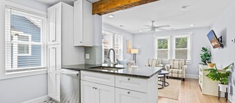 Charming Garden District Escape! Walk to Beach