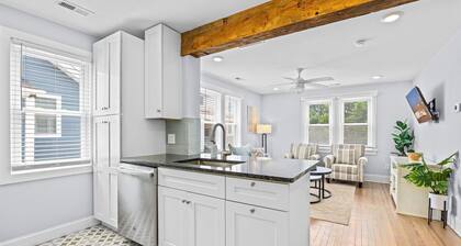 Charming Garden District Escape! Walk to Beach