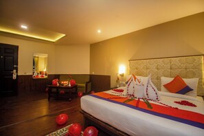 Premium View Room | 1 bedroom, minibar, in-room safe, desk