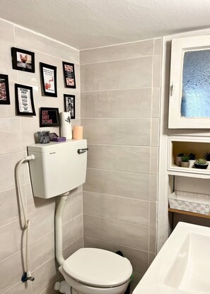 Handtücher, Seife, Toilettenpapier