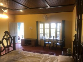 华丽双人房 | 遮光窗帘、熨斗/熨衣板、免费 WiFi