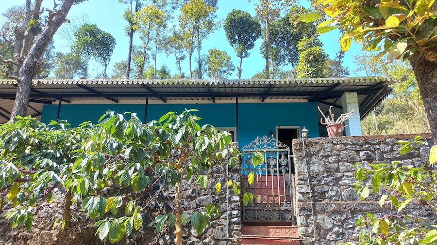 Manikkal Bungalow Uphill Cottage Large