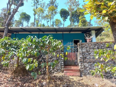 Manikkal Bungalow Uphill Cottage Large