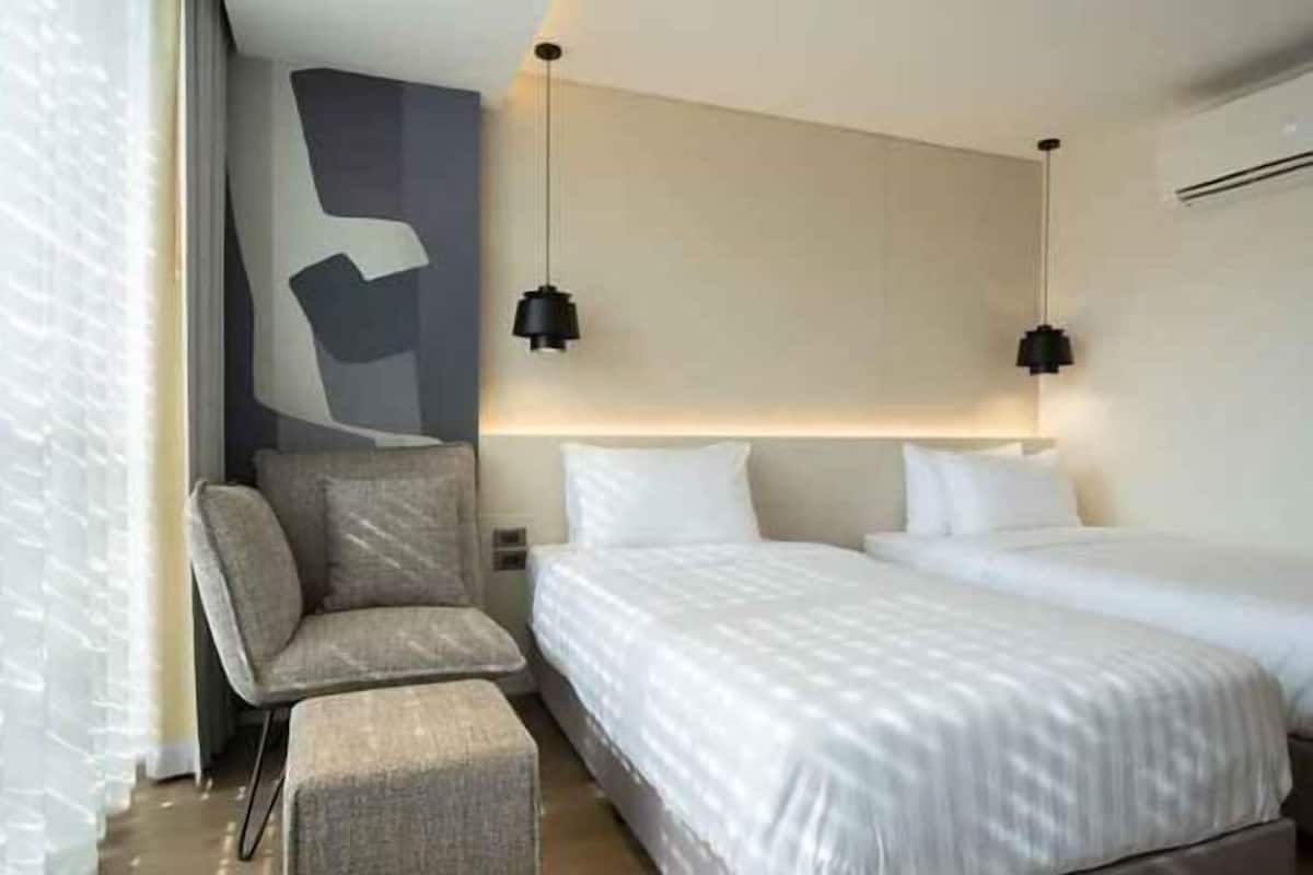 セーフティボックス (室内)、アイロン / アイロン台、WiFi (無料)