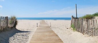 Private 4* villa, heated and covered swimming pool, 5 minutes from the sea